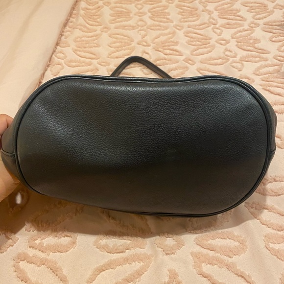 AUTHENTIC LONGCHAMP NAVY LEATHER SHOULDER/TOTE BAG WITH ZIPPER CLOSURE - Picture 8 of 16